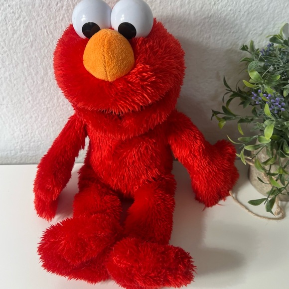 15 inch Talking Sesame Street Tickliest Tickle Me Elmo 2021 Tickle my Feet Toy - Picture 6 of 6